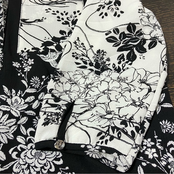 Olive Hill | long Black & White floral top - Picture 6 of 9